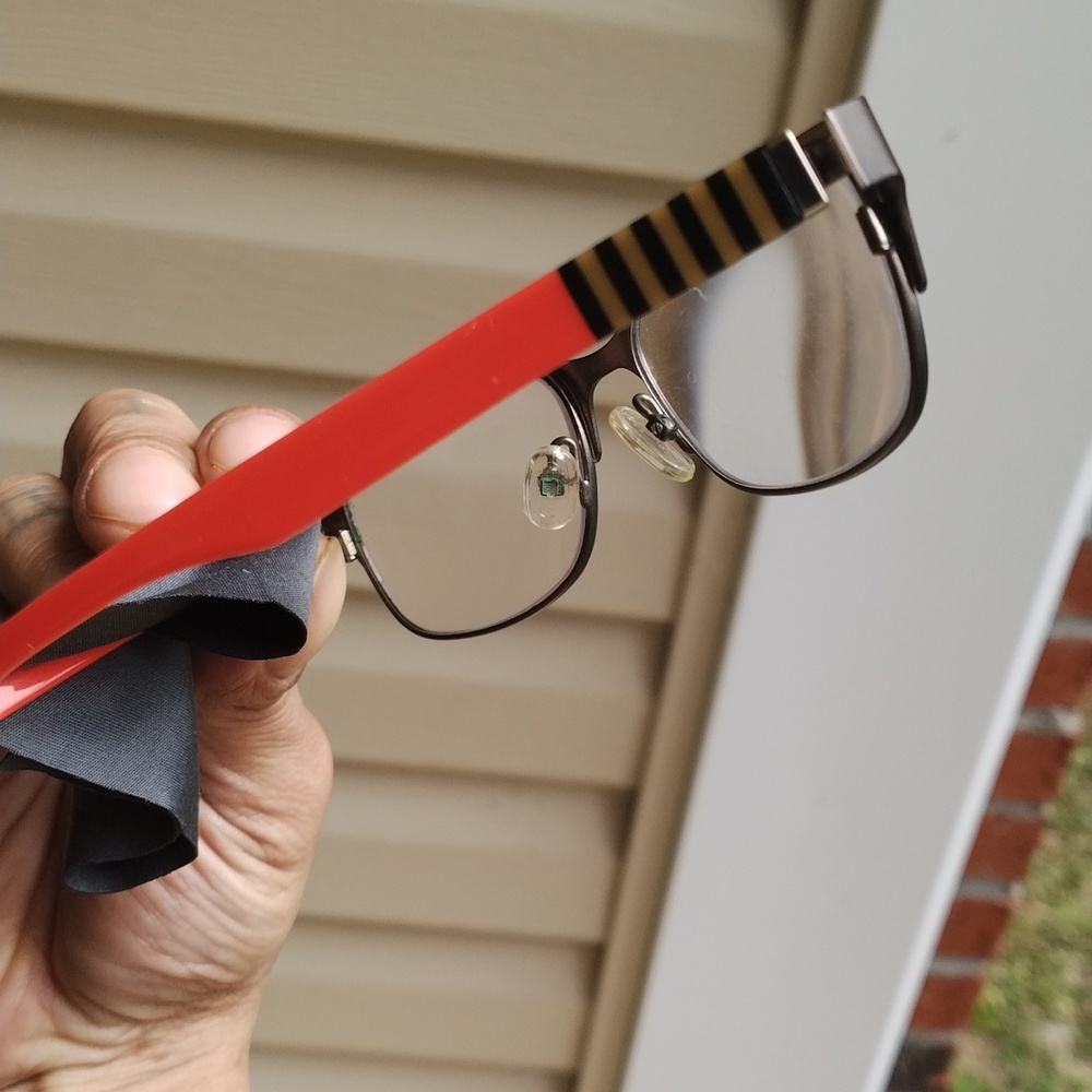 Glasses - Picture 10 of 11